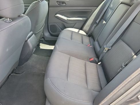 Used 2025 Nissan Altima 2.5 SV FWD image 7
