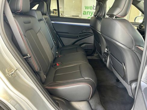 Used 2024 Jeep Wagoneer Launch Edition AWD/4WD image 30