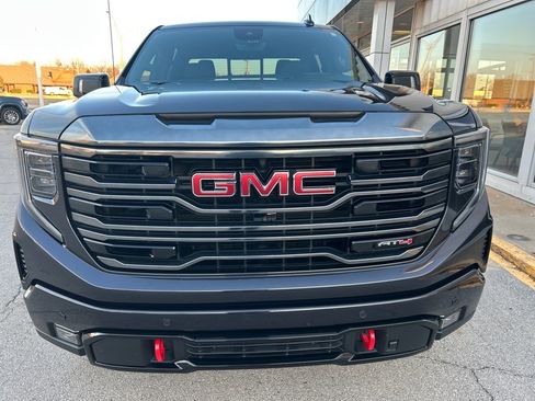 Used 2024 GMC Sierra 1500 AT4 w/ Technology Package image 2