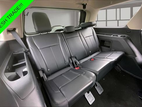 Used 2024 Ford Expedition XLT RWD image 25