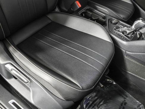 Used 2023 Volkswagen Tiguan SE R-Line image 47