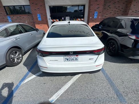 Certified 2025 Honda Accord SE image 6