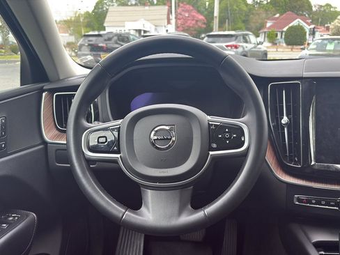 Used 2023 Volvo XC60 B5 Plus w/ Climate Package AWD/4WD image 14