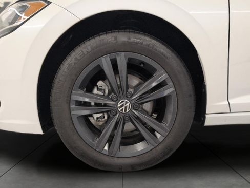 Used 2023 Volkswagen Jetta SE FWD image 3
