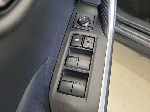 Used 2020 Toyota RAV4 XLE w/ Convenience Package image 23