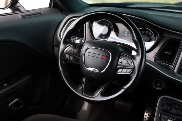 Used 2022 Dodge Challenger R/T RWD image 33