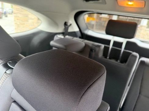 Used 2020 Toyota Highlander LE AWD/4WD image 16