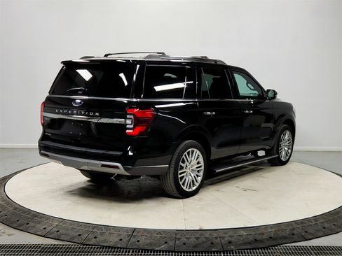 Used 2024 Ford Expedition Limited image 7