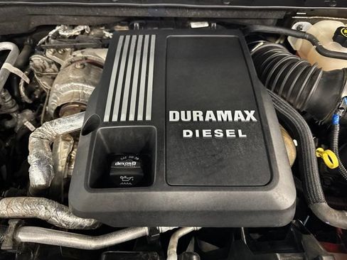 Used 2022 Chevrolet Silverado 1500 LT w/ Z71 Off-Road Package AWD/4WD image 58