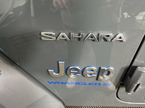 Used 2024 Jeep Wrangler Unlimited Sahara AWD/4WD image 11
