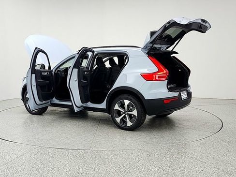 New 2026 Volvo XC40 B5 Plus w/ Climate Package AWD/4WD image 12