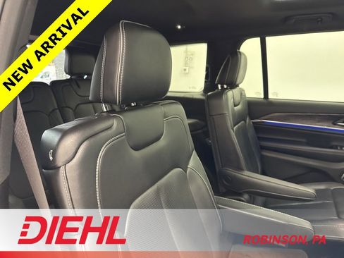 Used 2023 Jeep Grand Cherokee L Overland image 15