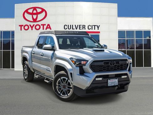 Used 2024 Toyota Tacoma TRD Sport w/ TRD Sport Upgrade Package image 1
