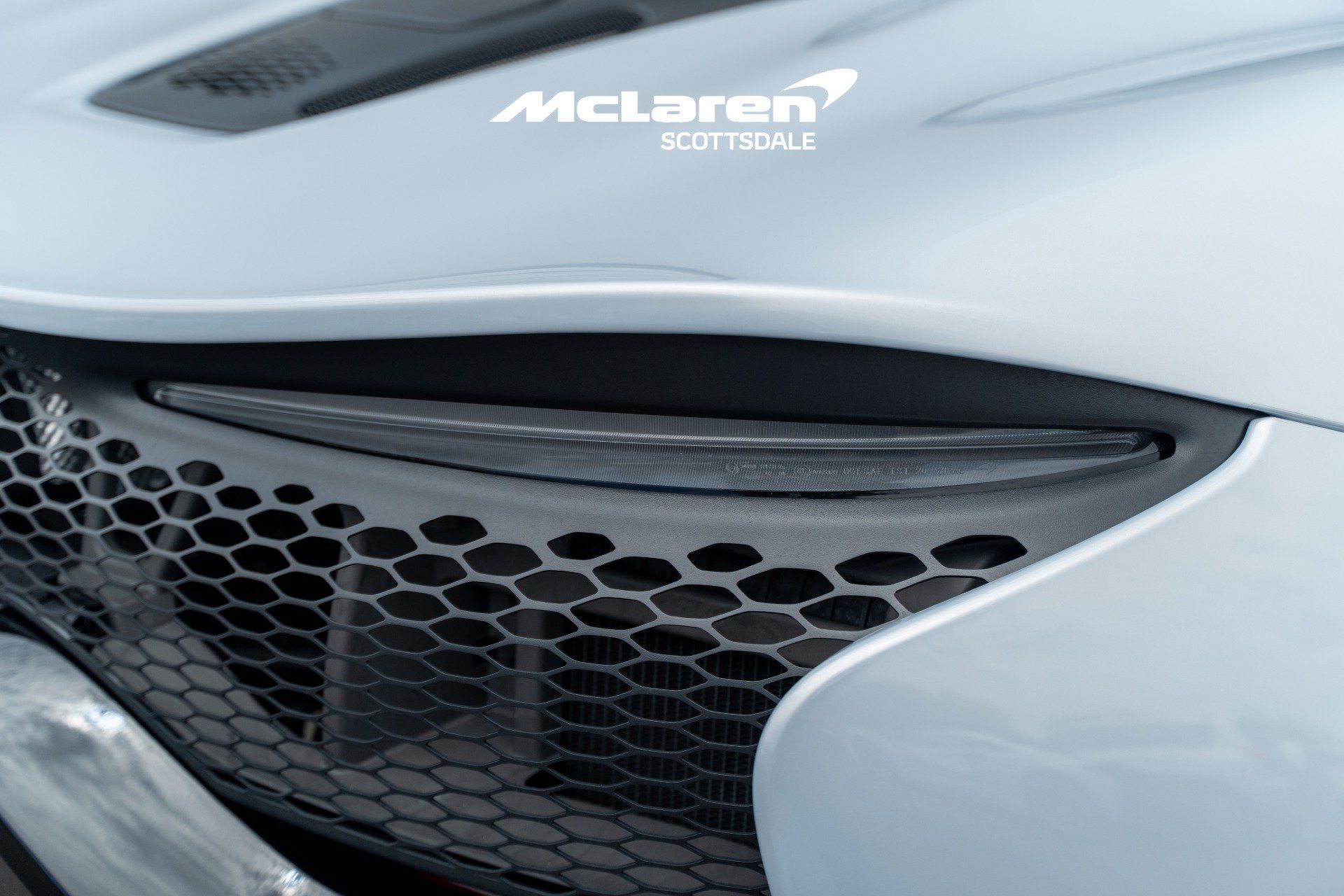 Used 2023 McLaren Artura RWD image 24