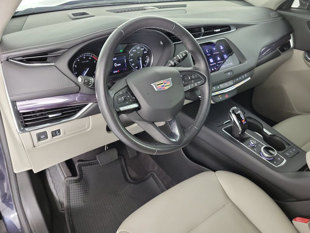 Certified 2023 Cadillac XT4 Luxury FWD image 18