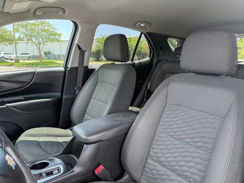 Used 2020 Chevrolet Equinox LT FWD image 15