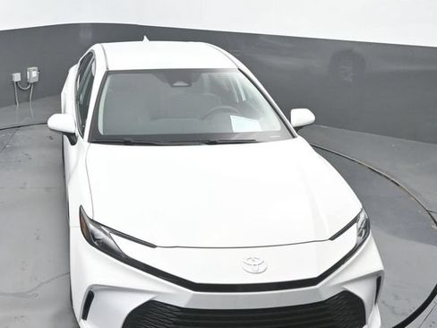 Used 2025 Toyota Camry LE w/ Convenience Package FWD image 30