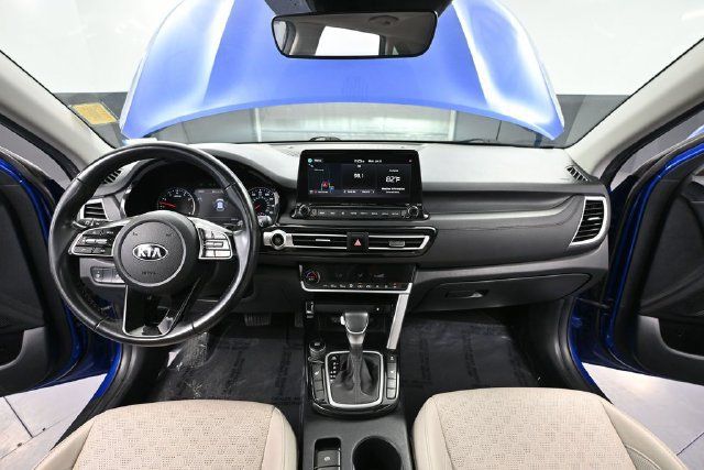 Used 2021 Kia Seltos SX w/ SX Sunroof Package AWD/4WD image 21