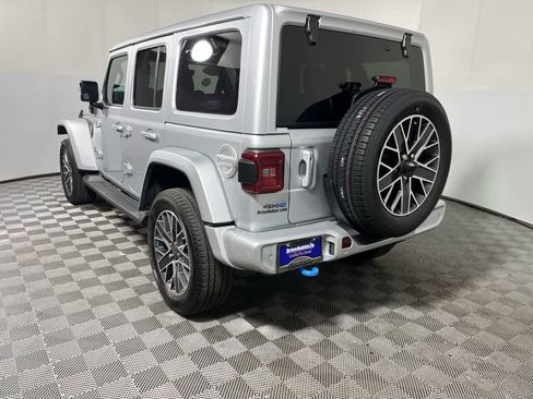 Used 2023 Jeep Wrangler Unlimited Sahara AWD/4WD image 6