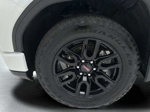 Used 2024 GMC Sierra 1500 Pro w/ Graphite Edition AWD/4WD image 9