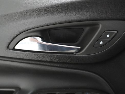 Used 2022 Chevrolet Equinox LT FWD image 16