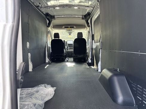 New 2026 Ford Transit 250 148 Medium Roof w/ Load Area Protection Package RWD image 21