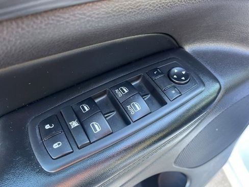 Used 2020 Jeep Grand Cherokee Altitude image 11