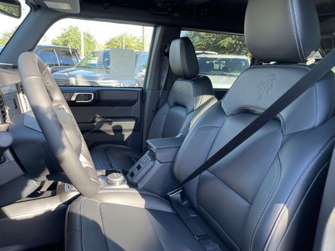 New 2025 Ford Bronco Outer Banks w/ Sasquatch Package image 14