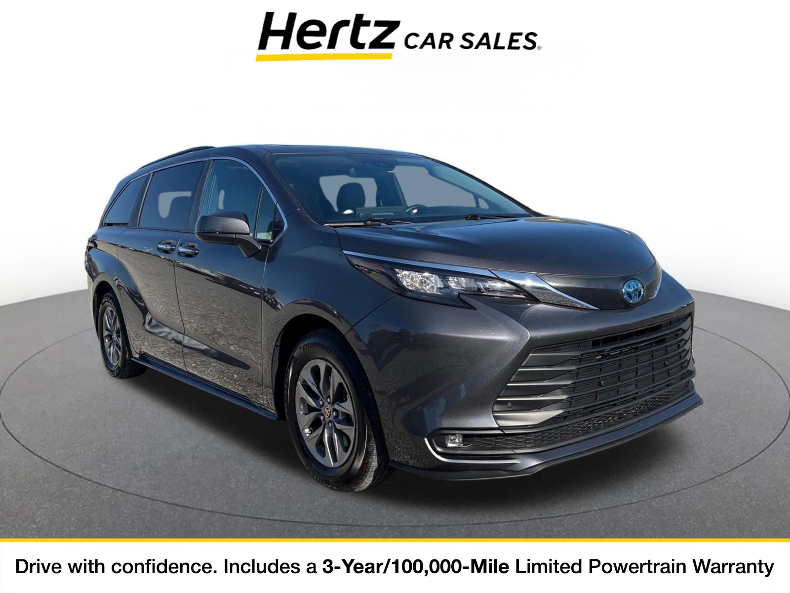 Used 2025 Toyota Sienna XLE FWD image 1