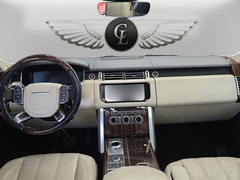 Used 2017 Land Rover Range Rover HSE image 11