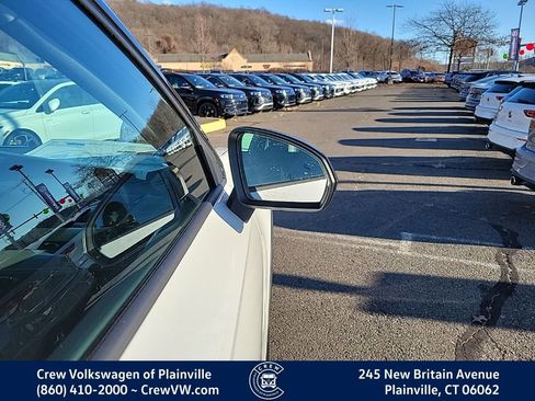 New 2026 Volkswagen Taos SE image 34