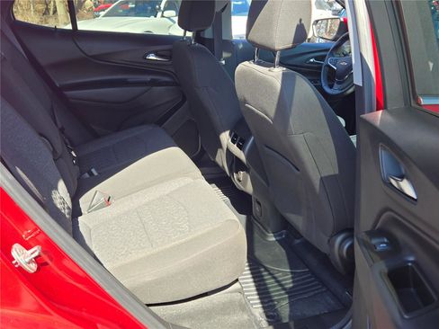 Used 2023 Chevrolet Equinox LT FWD image 7