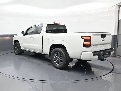 Certified 2025 Nissan Frontier SV AWD/4WD image 7