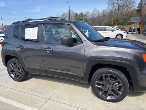 Used 2021 Jeep Renegade Latitude image 3