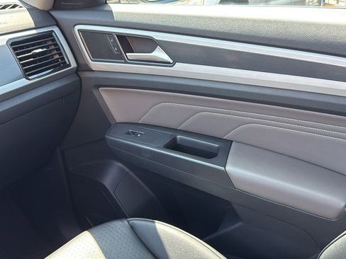 Used 2022 Volkswagen Atlas SEL R-Line AWD/4WD image 31