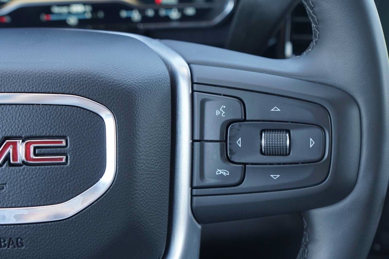 Used 2025 GMC Sierra 1500 SLT AWD/4WD image 13