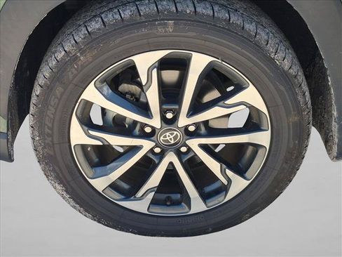 Used 2023 Toyota Corolla Cross XLE FWD image 15