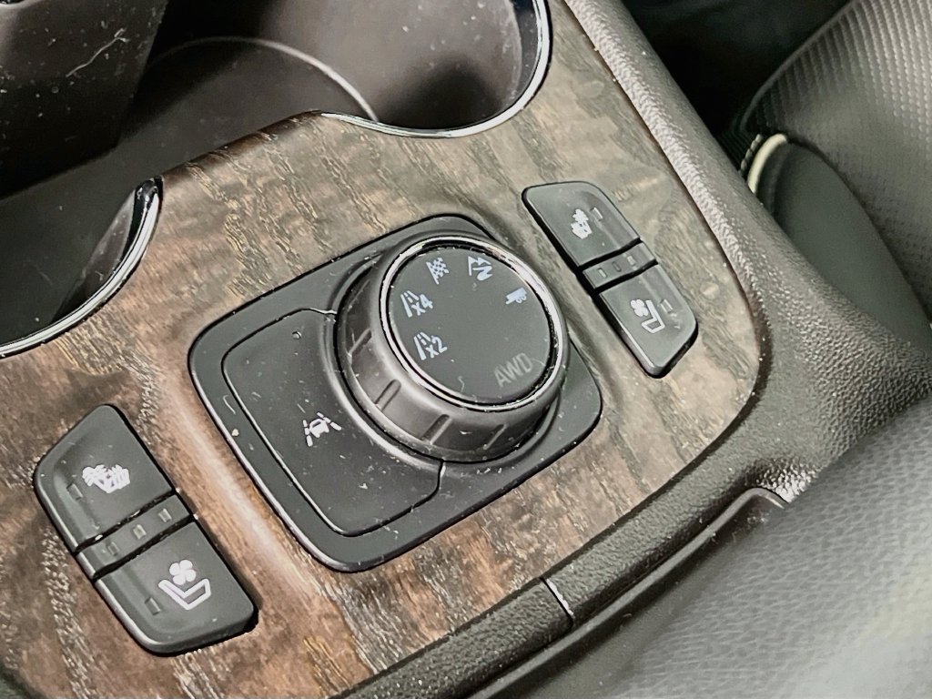 Certified 2023 GMC Acadia Denali w/ Denali Ultimate Package AWD/4WD image 20