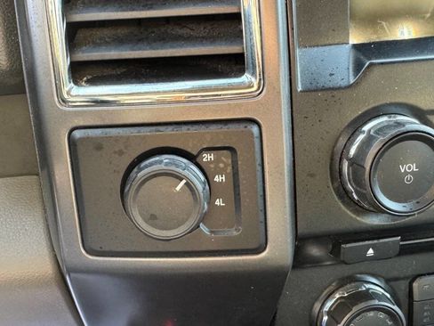 Used 2016 Ford F150 XLT w/ Equipment Group 302A Luxury image 16