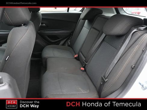 Used 2020 Chevrolet Trax LS image 18