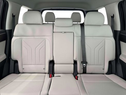 New 2026 Hyundai Santa Fe SEL FWD image 16