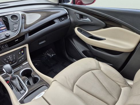 Used 2020 Buick Envision Essence FWD image 16