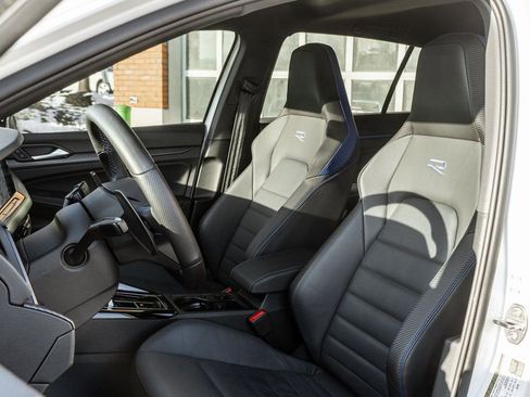 Used 2024 Volkswagen Golf R image 6