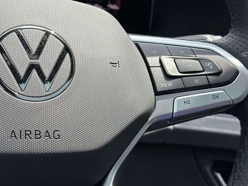 New 2026 Volkswagen Tiguan SE R-Line FWD image 10