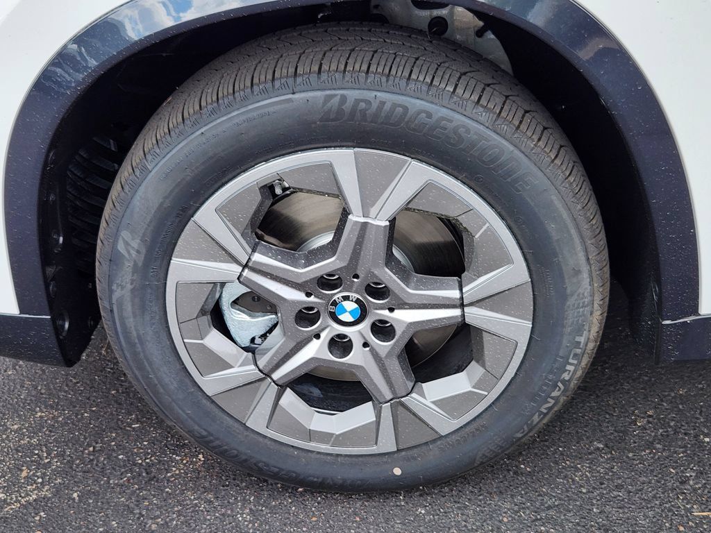 New 2026 BMW X1 xDrive28i w/ Technology Package AWD/4WD image 7