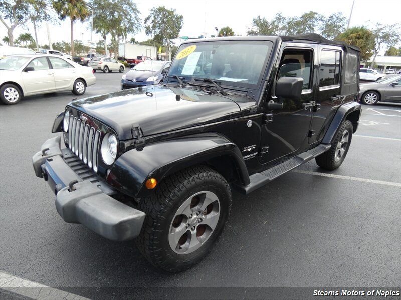 Used 2017 Jeep Wrangler Unlimited Sahara w/ Connectivity Group AWD/4WD image 3