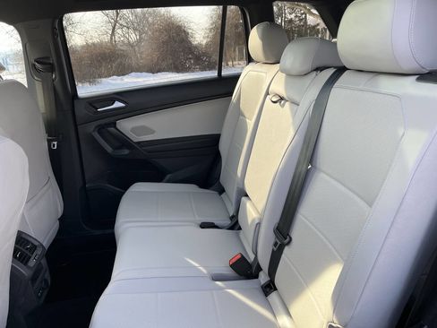 Used 2021 Volkswagen Tiguan SE R-Line w/ 3rd Row Seat Package image 27