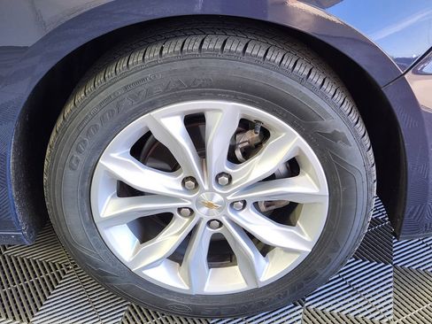 Used 2025 Chevrolet Malibu LT FWD image 9