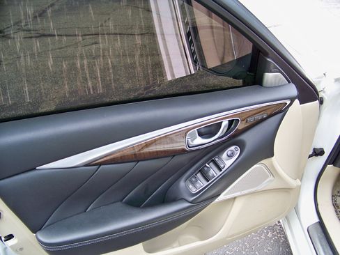 Used 2018 INFINITI Q50 Luxe w/ Sensory Package (Luxe) image 18