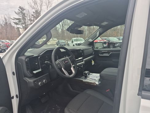 Used 2026 GMC Sierra 1500 Elevation image 9